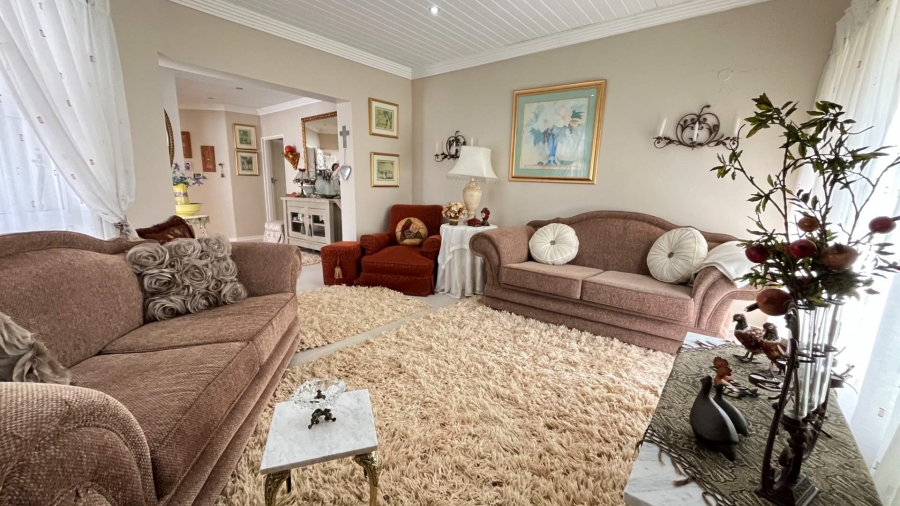 4 Bedroom Property for Sale in Hartenbos Central Western Cape